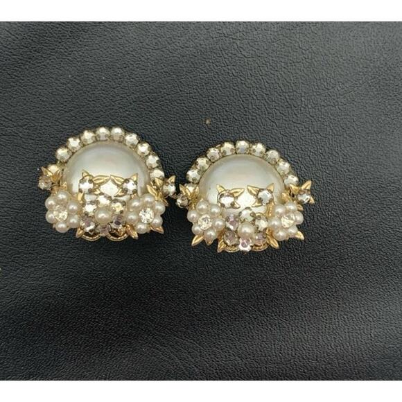 Vintage Japan Costume Pearl & Rhinestone Clip On Earrings Glow Under UV Light - Picture 2 of 6